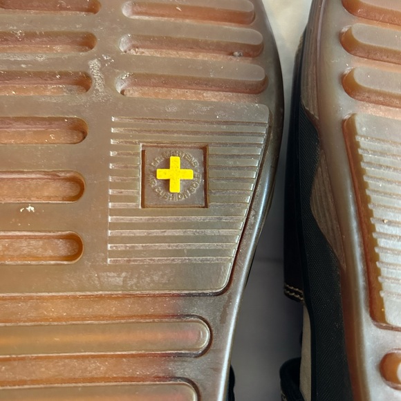 Vintage Dr. Martens cross cross leather strap sandals - Picture 7 of 10